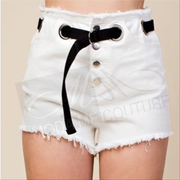WHITE DENIM SHORTS - Picture 3 of 4